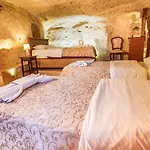 Hostel Kamelya Cave (adults Only) *