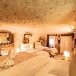 Kamelya Cave (adults Only) Hostel *